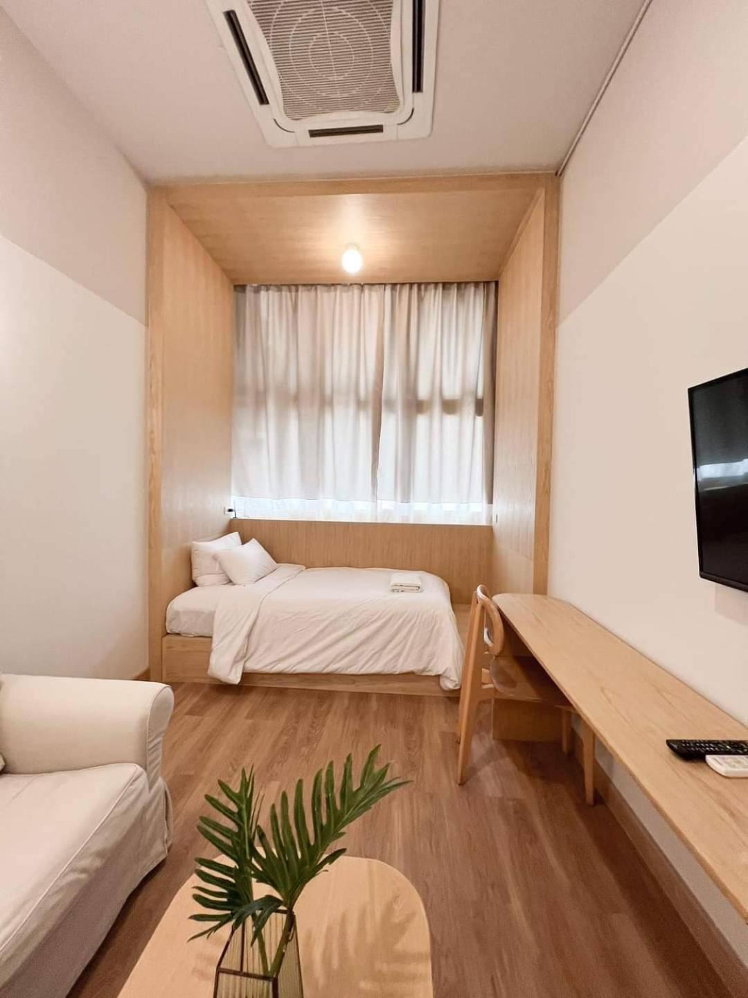 Hotel La Moon House Salaya Esterno foto