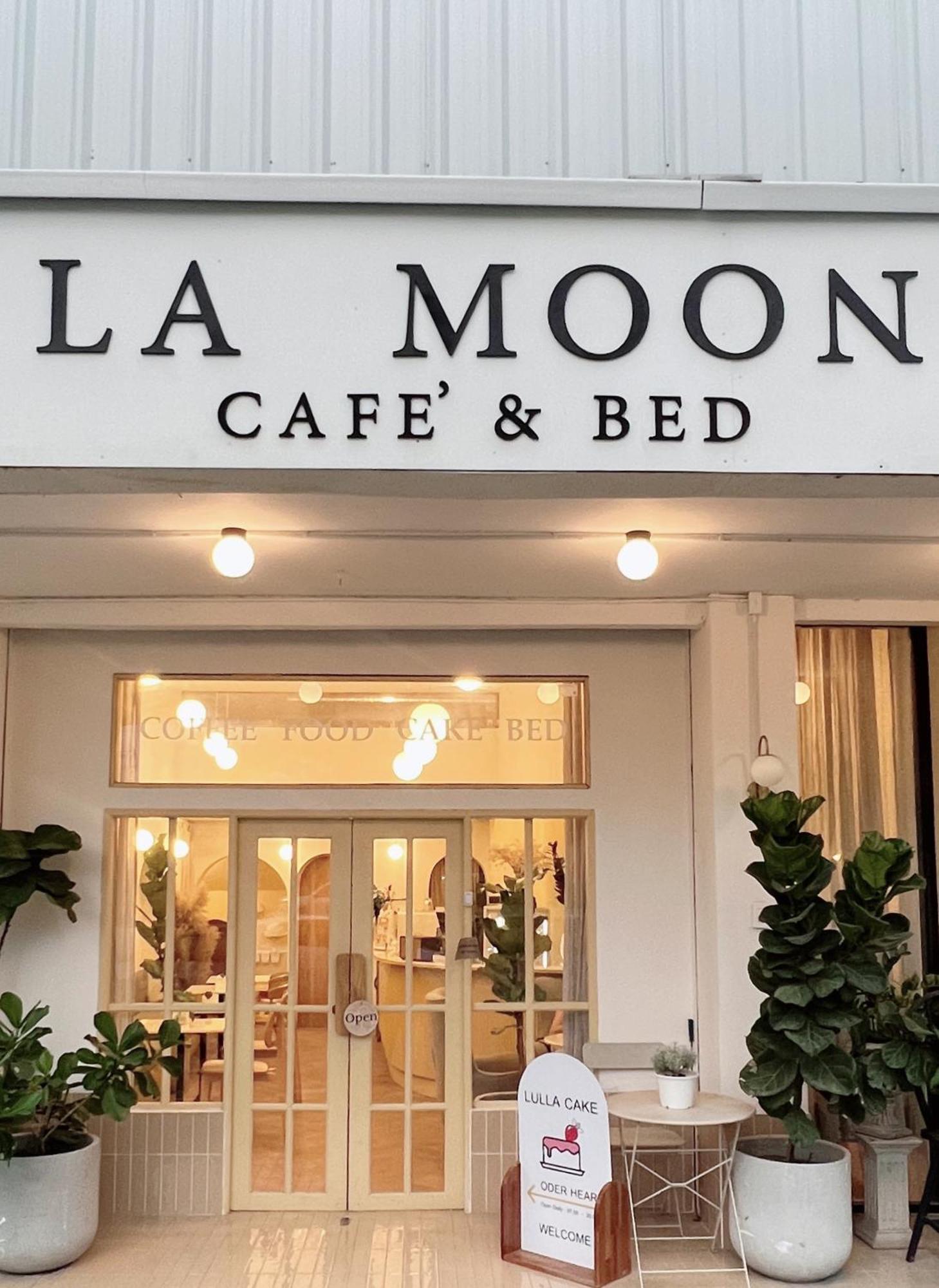 Hotel La Moon House Salaya Esterno foto